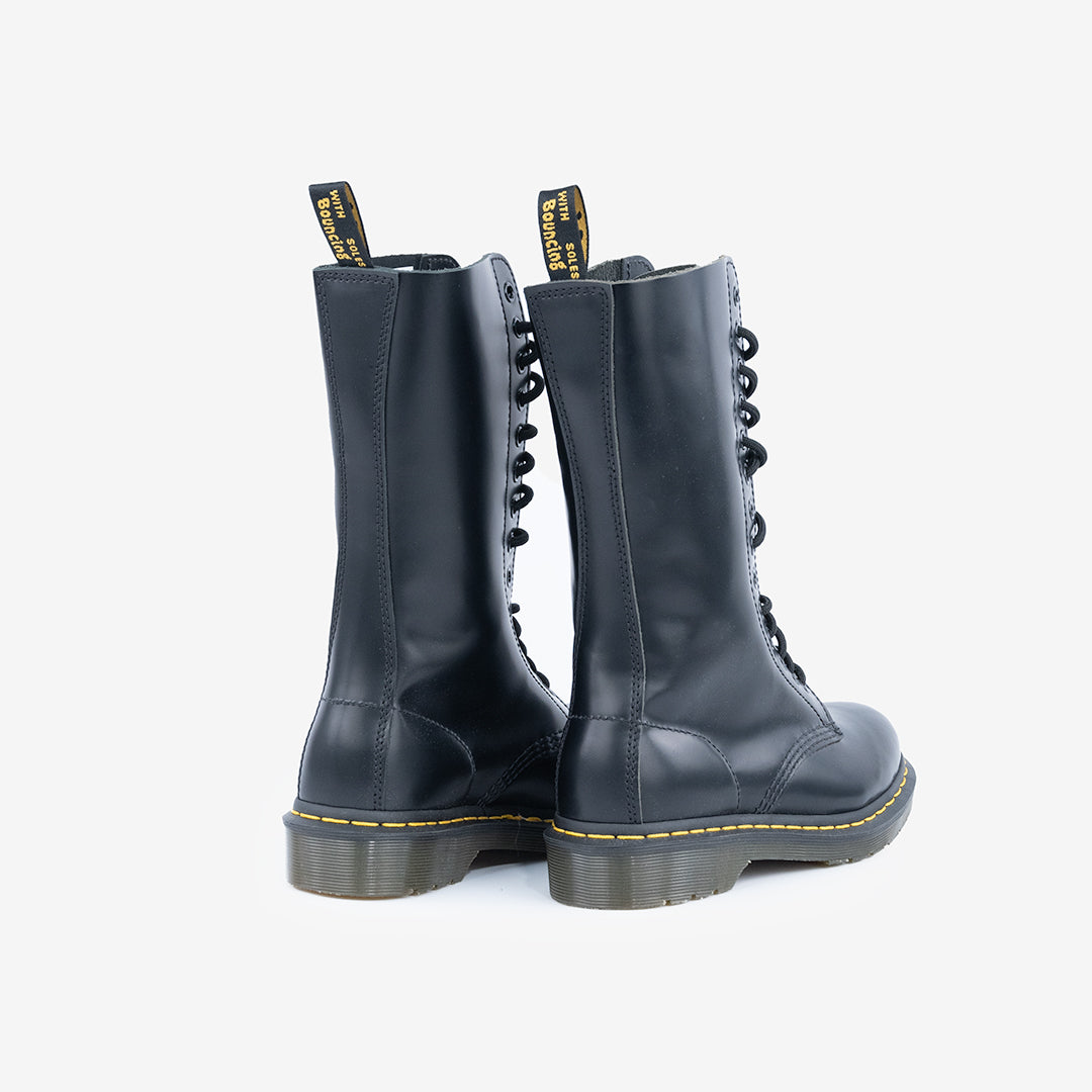 ANFIBIO DR MARTENS